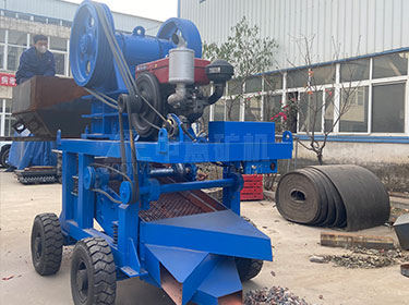 時產(chǎn)100噸油電兩用小型移動顎式破碎機(jī)試機(jī)展示